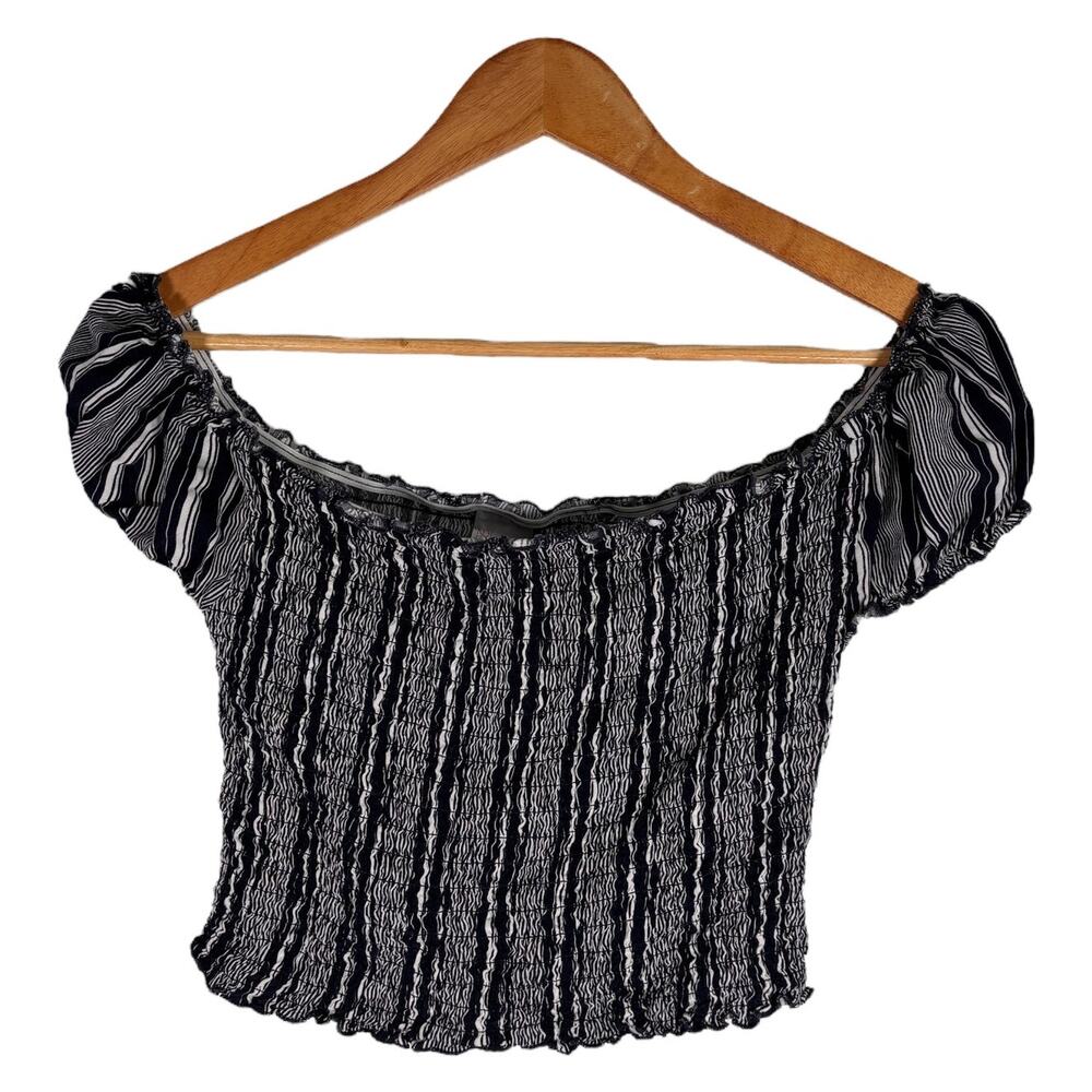 Smocked Off‑Shoulder Crop Top Y2K Black‑White – Size M
